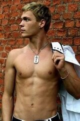 Белыми нитками скачать